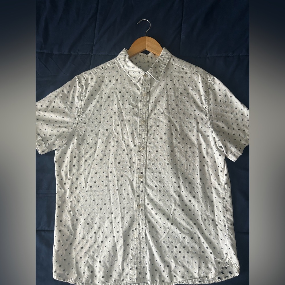 Goodfellow & Co White Short-Sleeve Button-Up Shirt with Navy Microprint